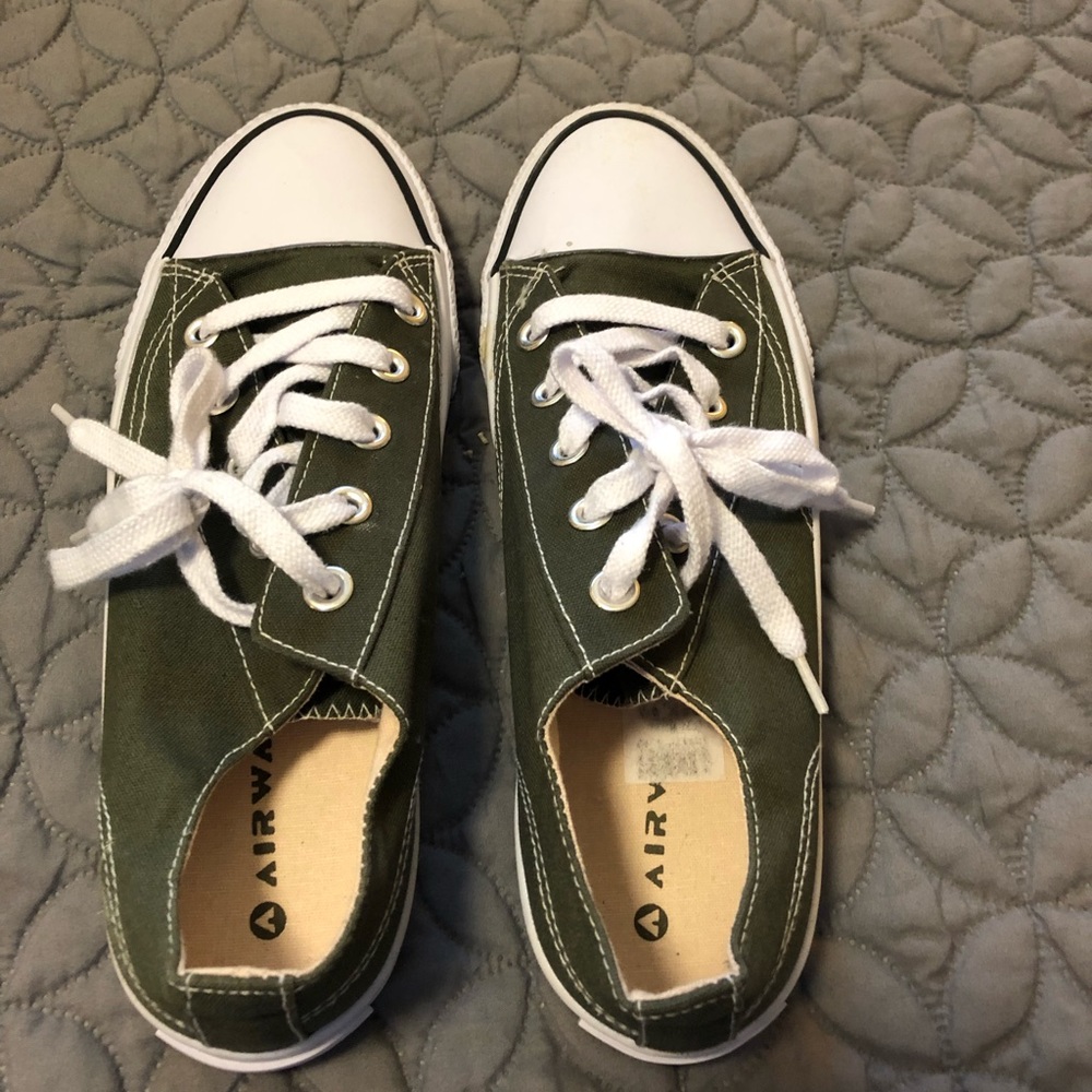 Women’s sneakers
